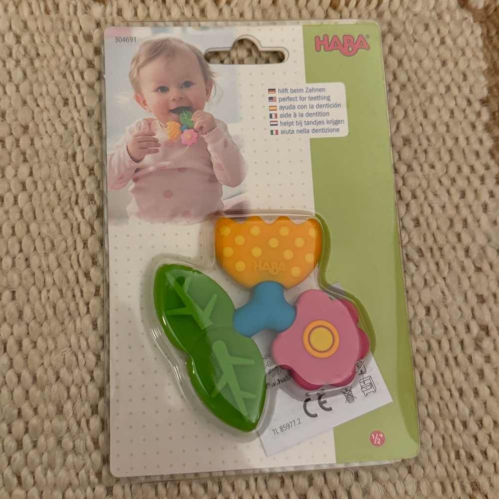 BNWT Petal Teether for babies - adorable bright colors and flower design